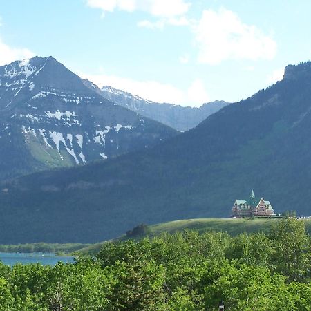 Prince Of Wales Hotel Waterton Park Exterior foto