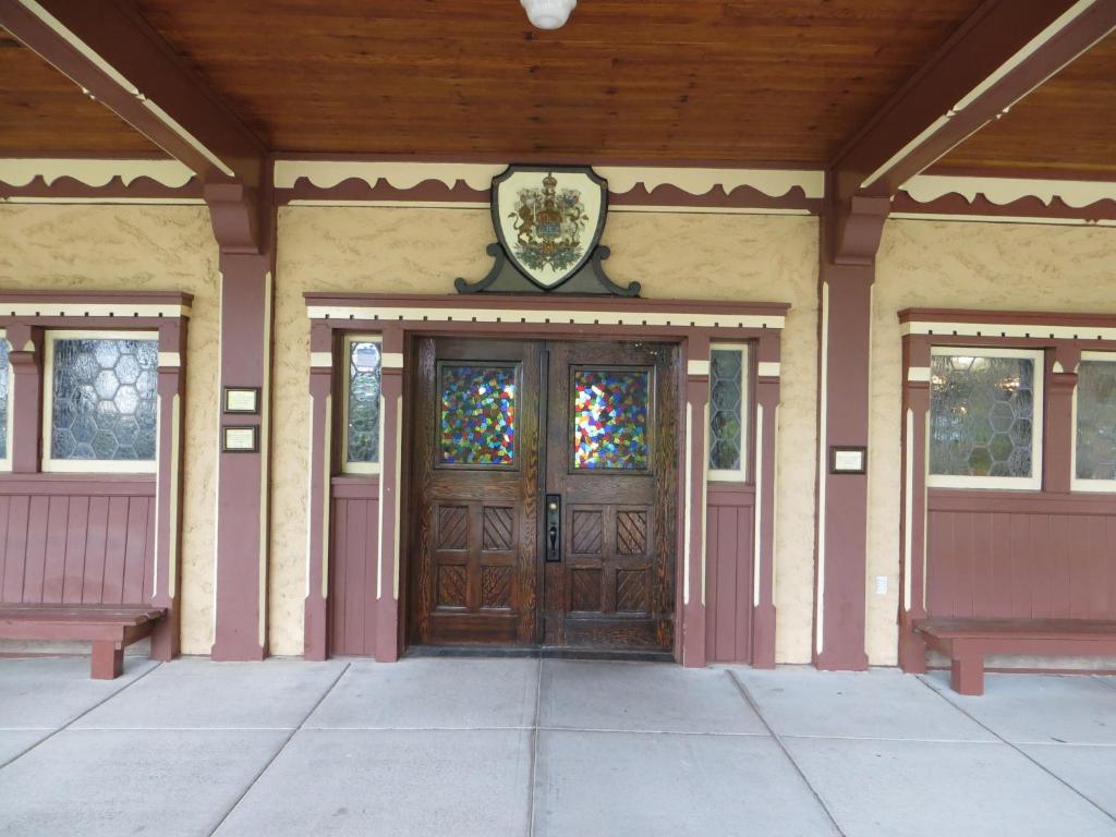 Prince Of Wales Hotel Waterton Park Exterior foto